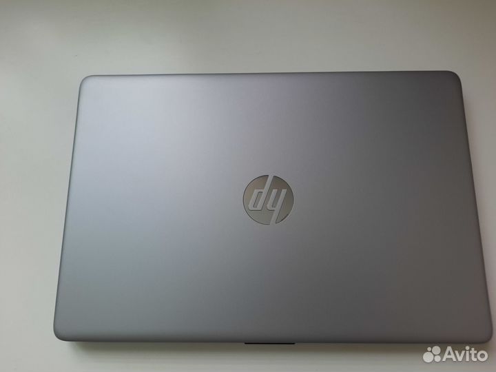 HP 250 G8 i51035G1/8/256