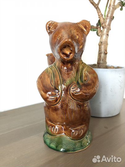 Медведь с корзиной обливная майолика СССР 50-60г.г