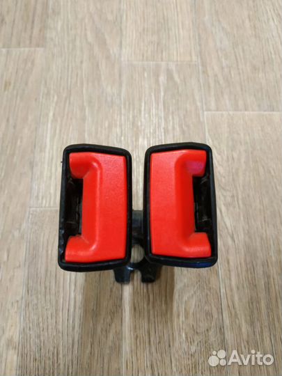 Замок заднего ремня безопасности двойной Focus 3