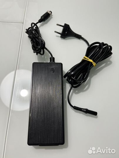 Yongnuo yn1200 (5500) +блок питания