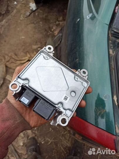 Блок srs Mazda 3 bk