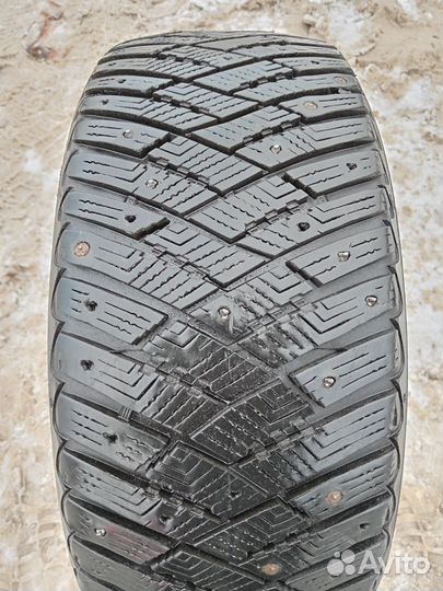 Goodyear Ultragrip Ice Arctic 235/50 R18 101T