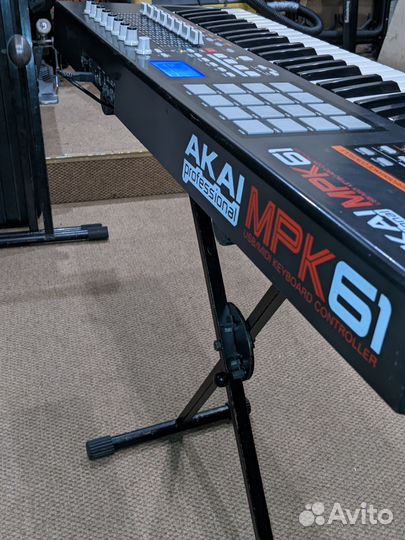 Midi клавиатура Akai MPK61
