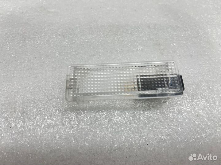 Плафон салонный Ford Kuga CBS ytma 2015