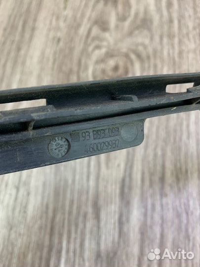 Крепление бампера переднее левое Opel Meriva A