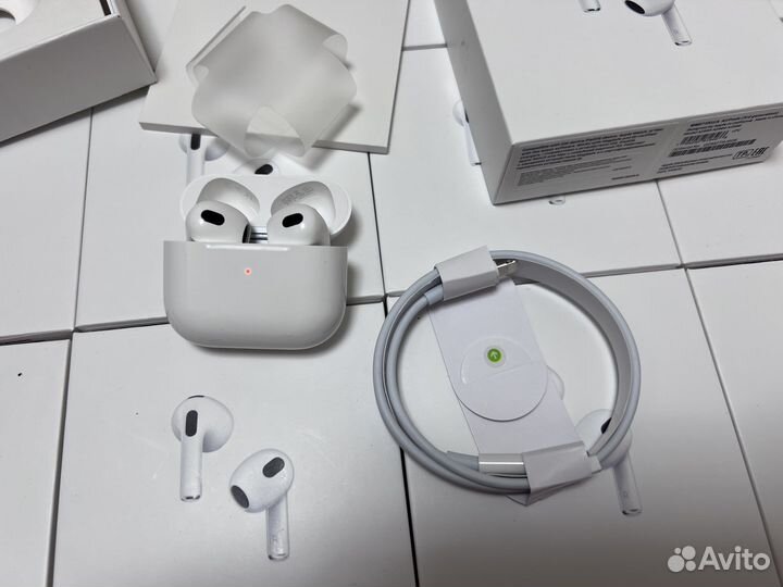 Беспроводные наушники Apple AirPods 3
