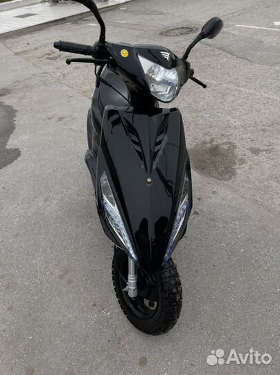 Скутер Vento Corsa