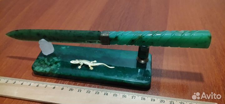 Каменный нож (нефрит)