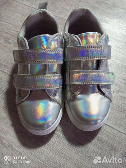 Кроссовки для девочки