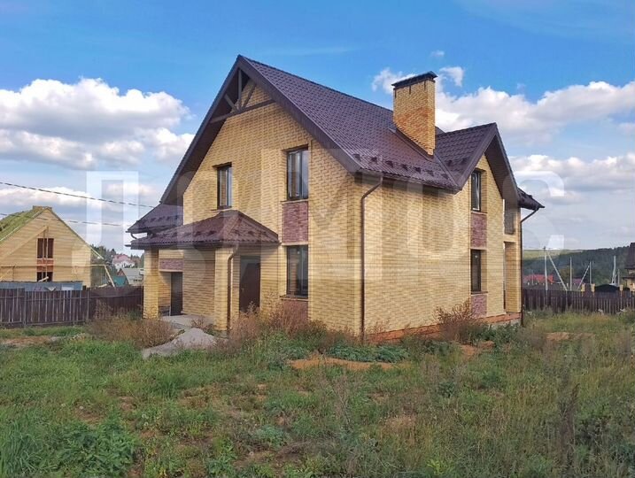 Коттедж 174 м² на участке 10 сот.