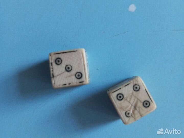 Игровые кости, с футляром