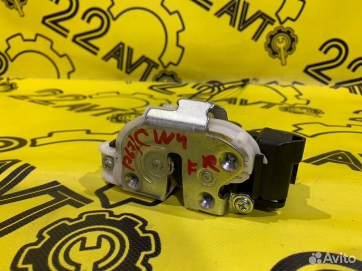 Замок двери передний правый Mitsubishi Outlander