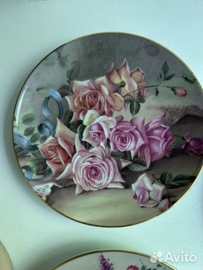 Фарфоровые настенные тарелки серии 