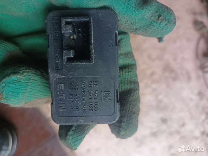 Кнопки стеклоподъемника Opel Zafira A