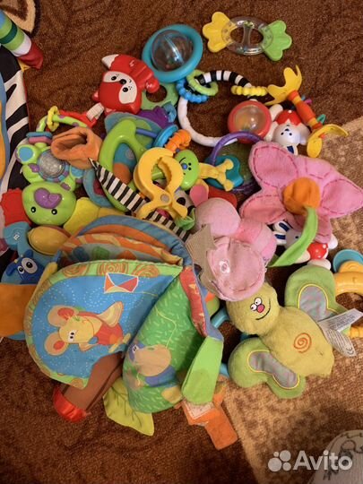 Пакет погремушек, развивающий коврик