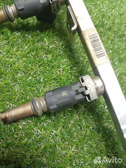 Топливная рампа с форсунками Opel Astra H 1.6