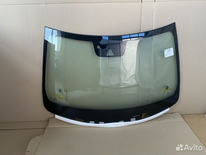 Стекло лобовое Volvo XC90 c 2015 года выпуска