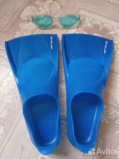 Ласты и очки для бассейна