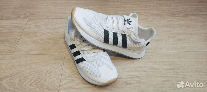 Кроссовки женские adidas сетка 39