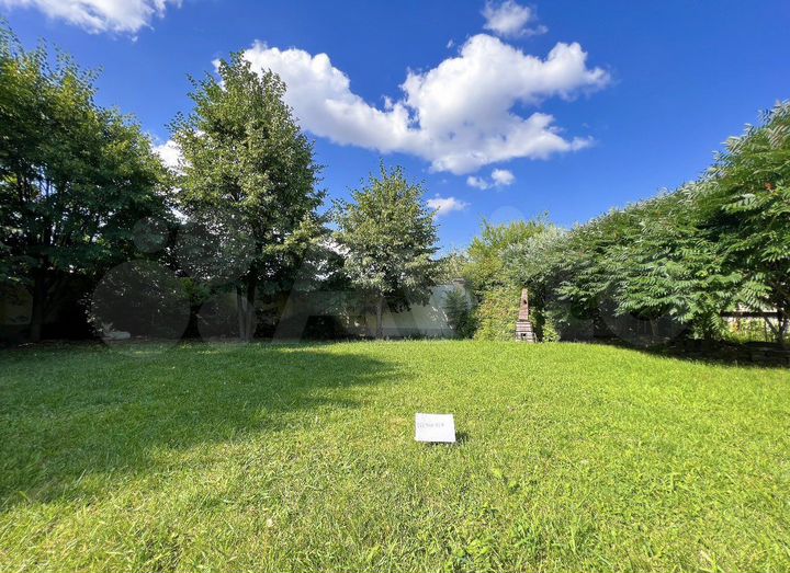 Дом 588 м² на участке 25 сот.