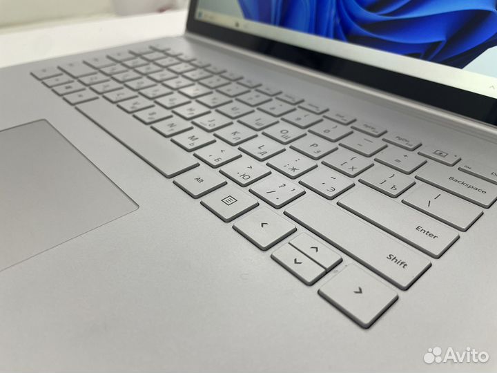 Surface book 2 15' i7/16/512/1060