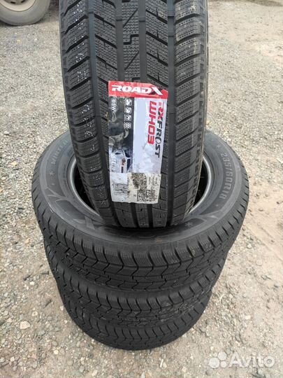 RoadX RX Frost WH03 215/55 R17 94H