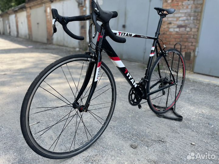 Шоссейный велосипед titan