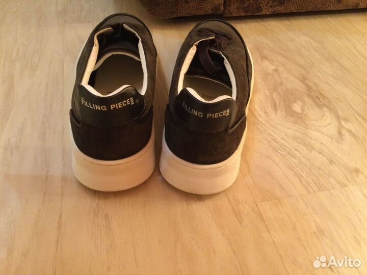 Мужские кроссовки новые