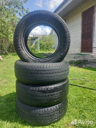 Goodyear EfficientGrip 215/65 R16