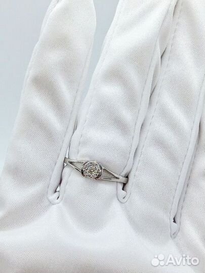 Кольцо с природным камнем Золото