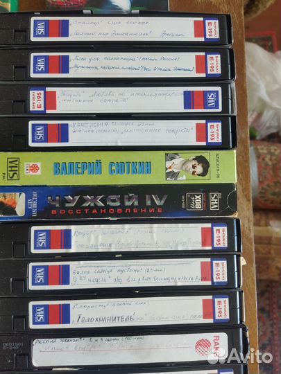 Видеокассеты с фильмами и спортом