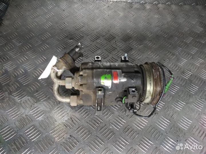Компрессор кондиционера Volkswagen Passat B5 1.8