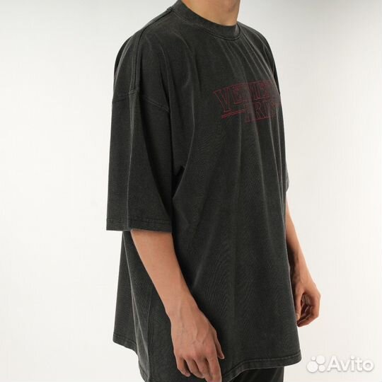 Футболка vetements paris