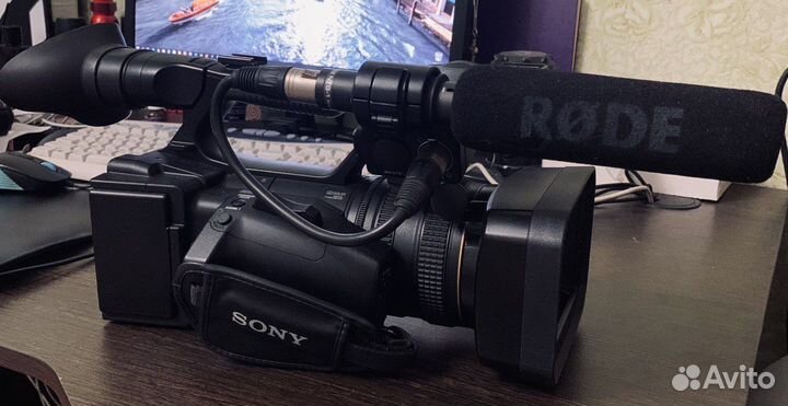 Профессиональная видеокамера sony HXR-NX5M