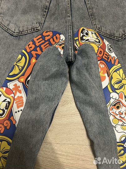 Джинсы evisu