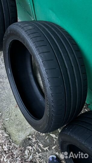 Bridgestone Turanza T005 225/40 R19 и 255/35 R19