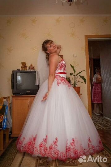 Свадебное платье