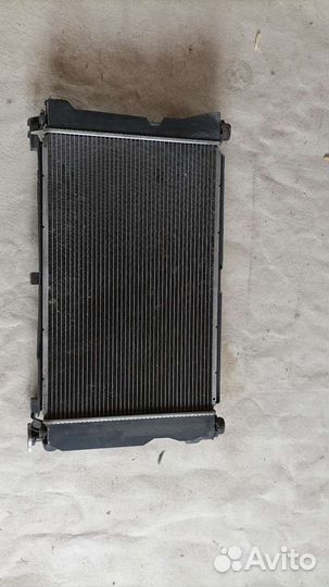 Радиатор охлаждения Toyota avensis AZT250