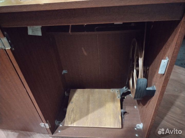 Швейная машина Чайка 142м