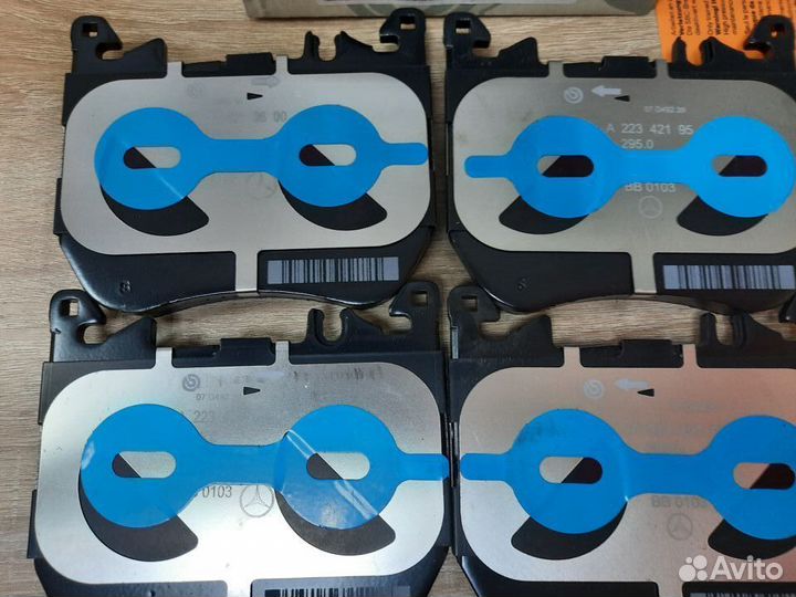 Комплект колодок тормозных 4шт /W223