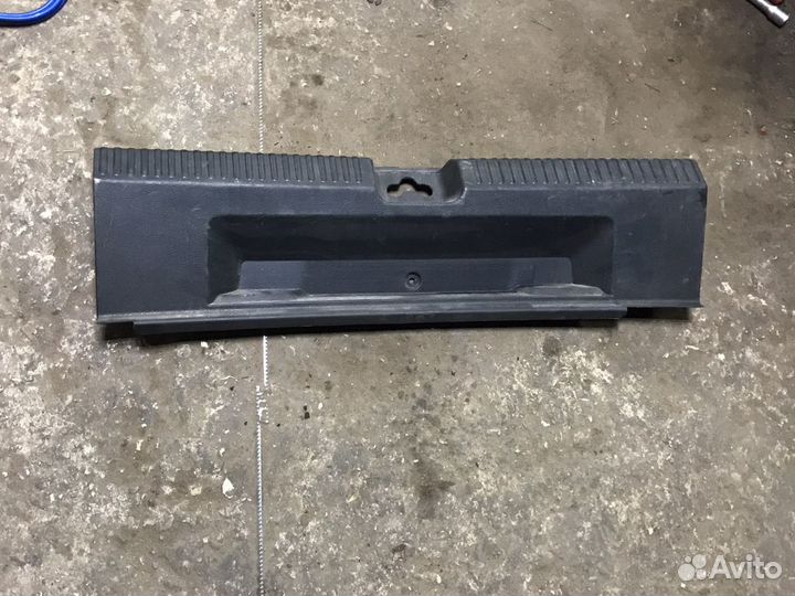 Обшивка багажника пластиковая volkswagen polo