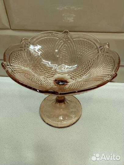 Вазы на ножке фруктовницы. Цветное стекло. СССР