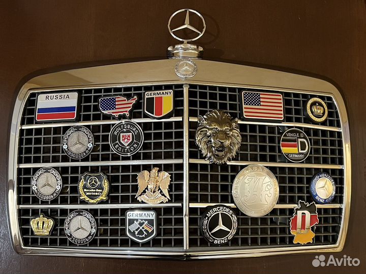 Шильдик эмблема знак Мерседес W 115/114 новый