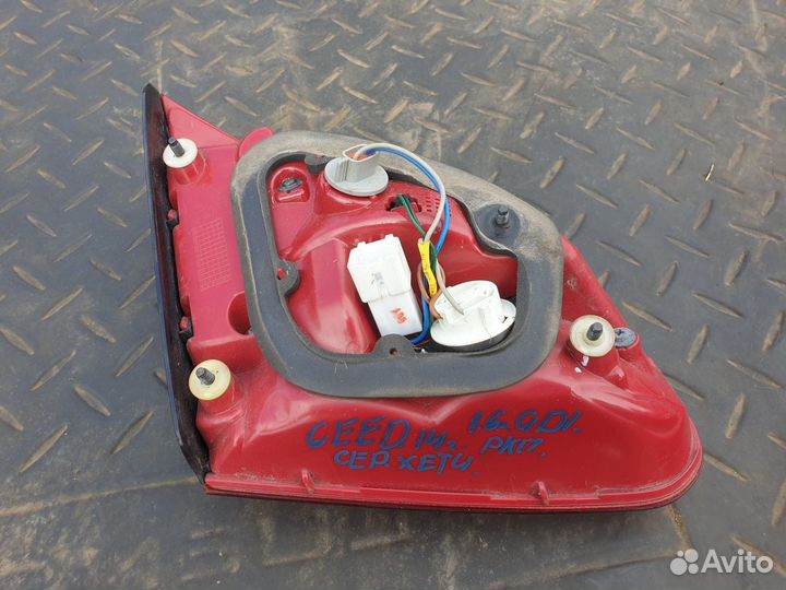 Фонарь задний правый внут Kia Ceed 2 JD Сиид хэтчб