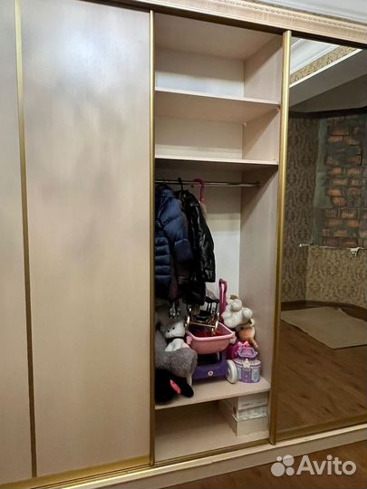 Шкаф купе с зеркалом