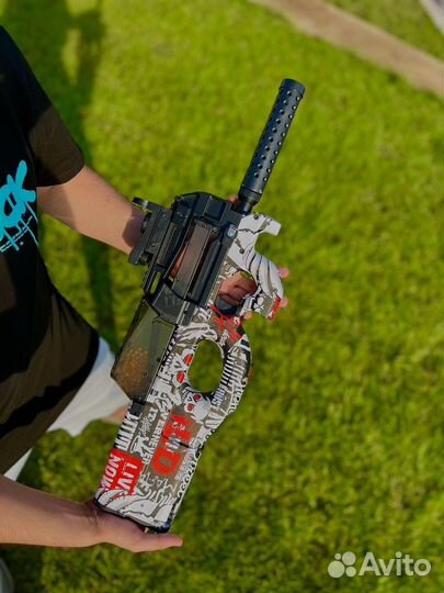 Игрушечный автомат на орбизах P90