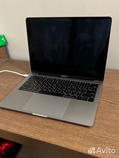 MacBook Pro 13 (2017), 124 ГБ, Core i5, 2.3 ГГц, RAM 8 ГБ, Intel Iris Plus Graphics 640