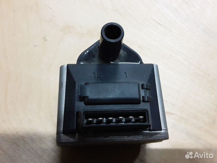 Катушка зажигания VW 701905104A новая