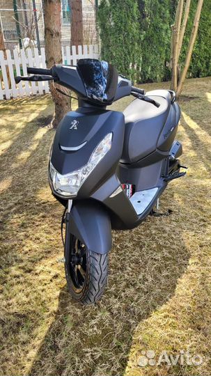 Скутер Peugeot Kisbee 50