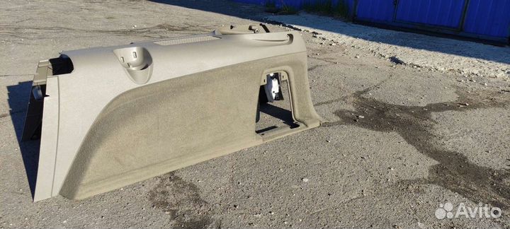 Обшивка багажника ауди ку7 4l. Правая